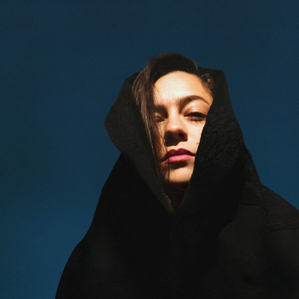 <span class="hide-the-artist">Daniela Pes<br></span>Spira