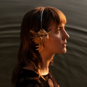 <span class="hide-the-artist">Tara Nome Doyle<br></span>Ekko